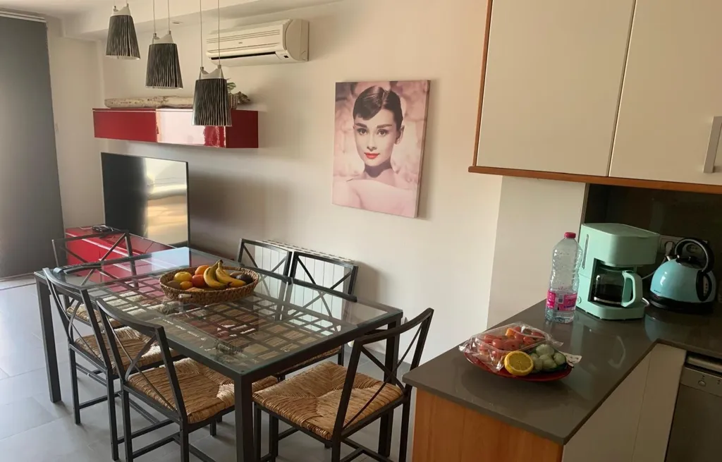 Salle à manger - Apartment with Terrace in Centre - Roses