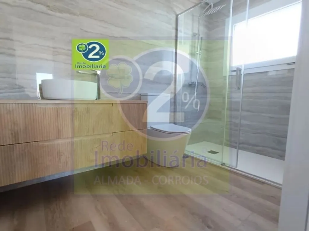 Vannitoad - Luxury House with Pool in Charneca de Caparica