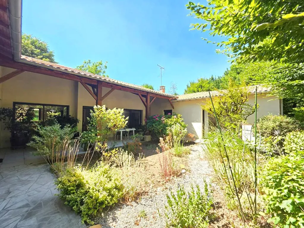 Terrasse - Maison de Standing avec Terrasse à Trelissac