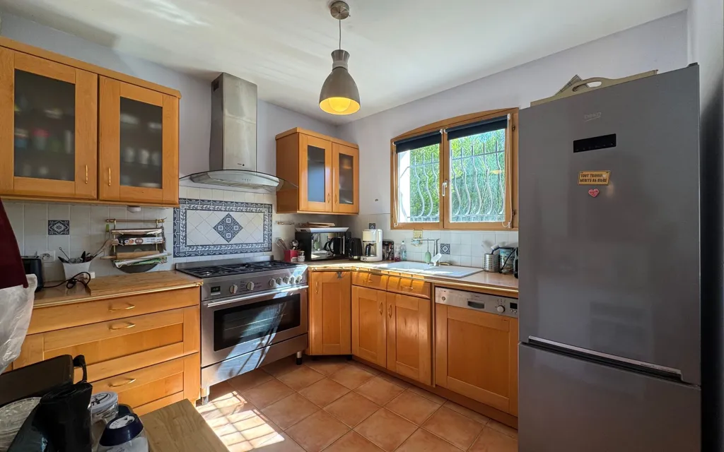 Kitchen - Independent House with Pool in Campagnan