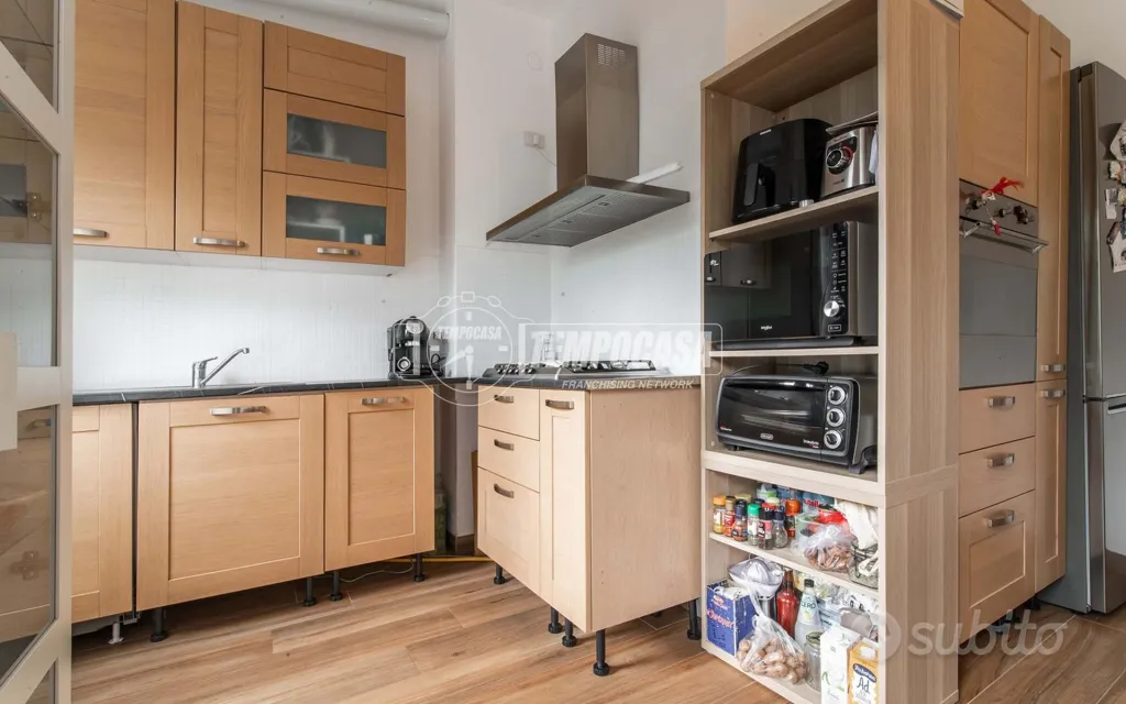 Cuisine - Fully Renovated Triplex near Station in Desio