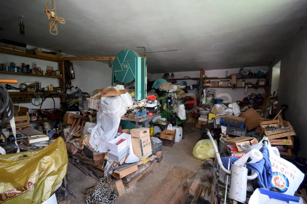 Utility Room - Rustic House with Garden in Bellino