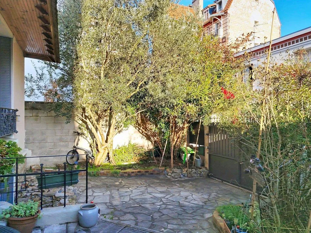 Terrass - Bourgeois House with Garden in Enghien-les-Bains