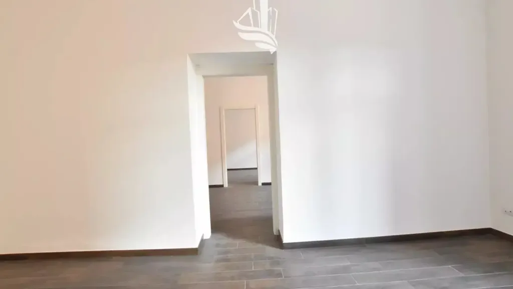Toad - Versatile Apartment with Balcony in Bolzano
