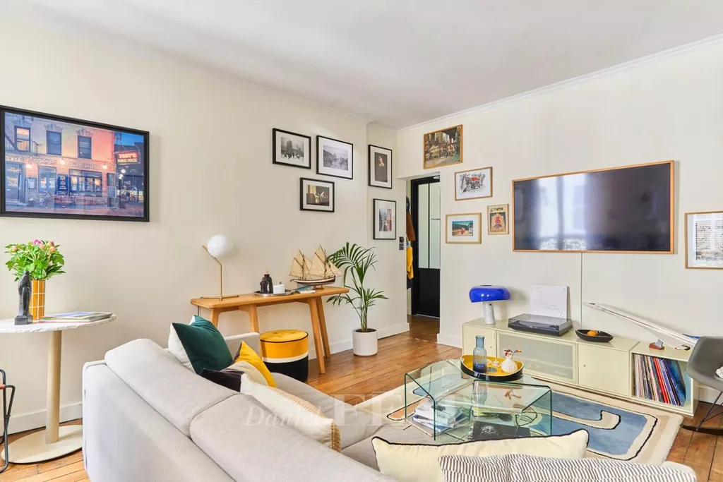 Elutuba - Renovated Paris 7ème Apartment with Elevator