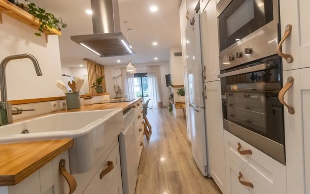 Köök - Fully Renovated Villa with Pool in Amora