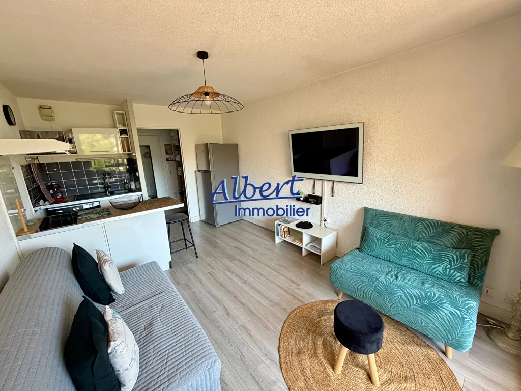 Living Room - Studio with South Terrace in Sanary-sur-Mer