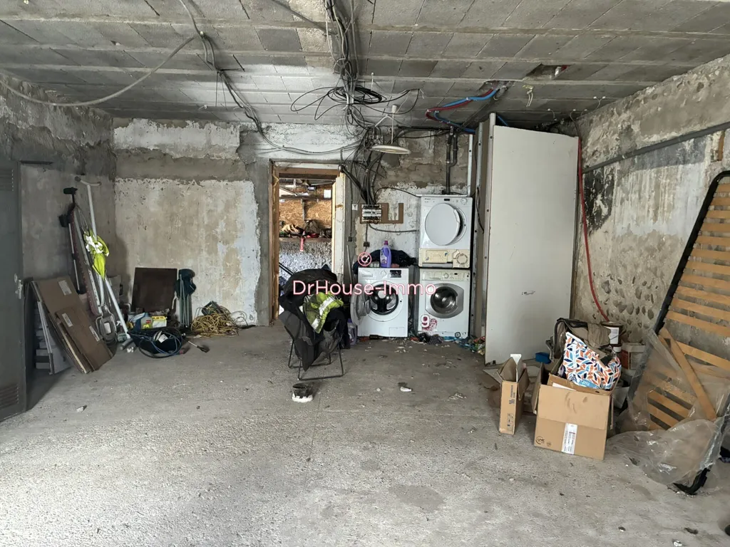 Garage - Maison avec Piscine et Terrain à Livron-sur-Drôme