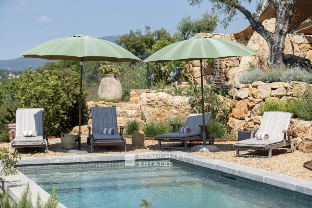 Piscine - Villa de Luxe avec Piscine à Valbonne