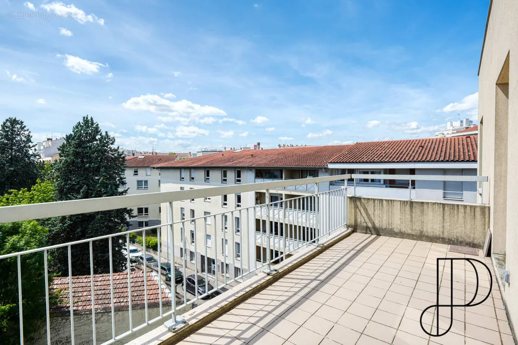 Balcon - Appartement T3 avec Terrasse à Monplaisir