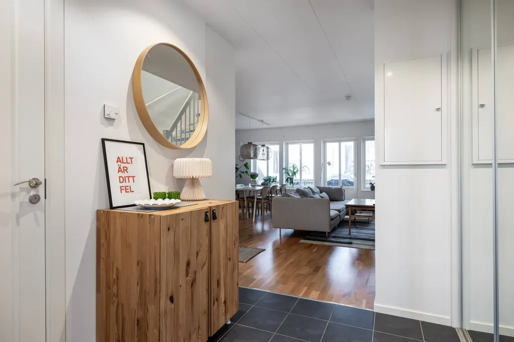 Entrée - Apartment with Balcony in Ekeby Almby, Örebro