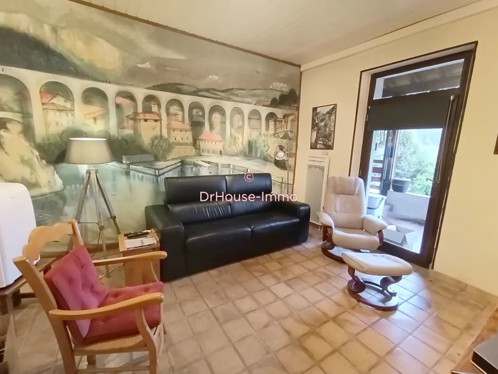 Séjour - Maison Indépendante avec Grand Terrain à Proximité