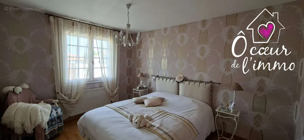 6-toaline maja asukohas La Renaudiere