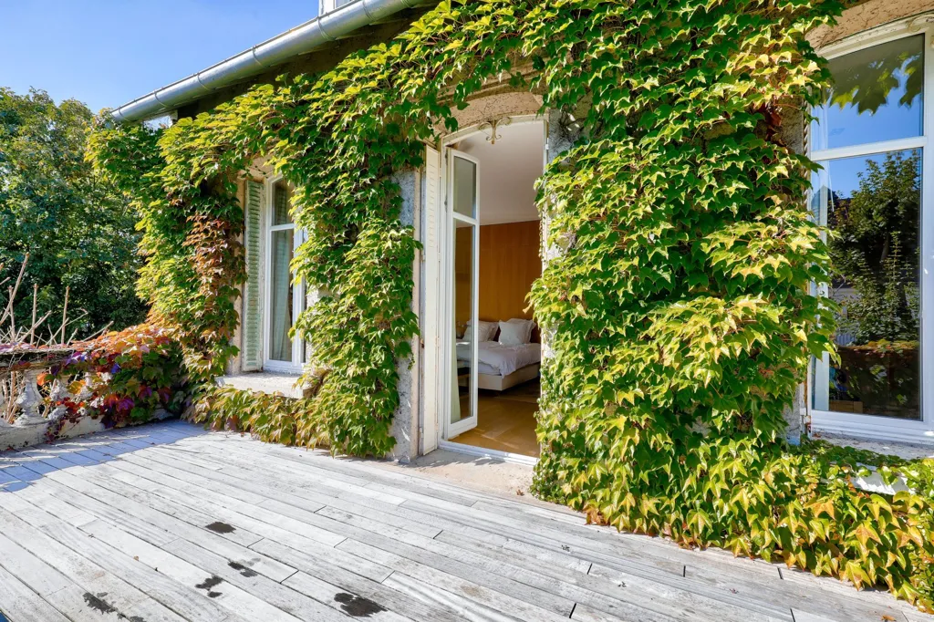 Terrass - Renovated Mansion with Garden in Saint-Cloud