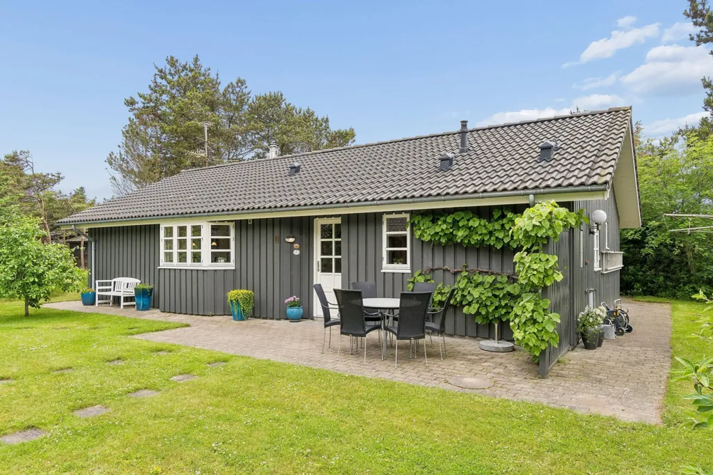 Exterior - Cottage with Limfjorden View in Løgstør