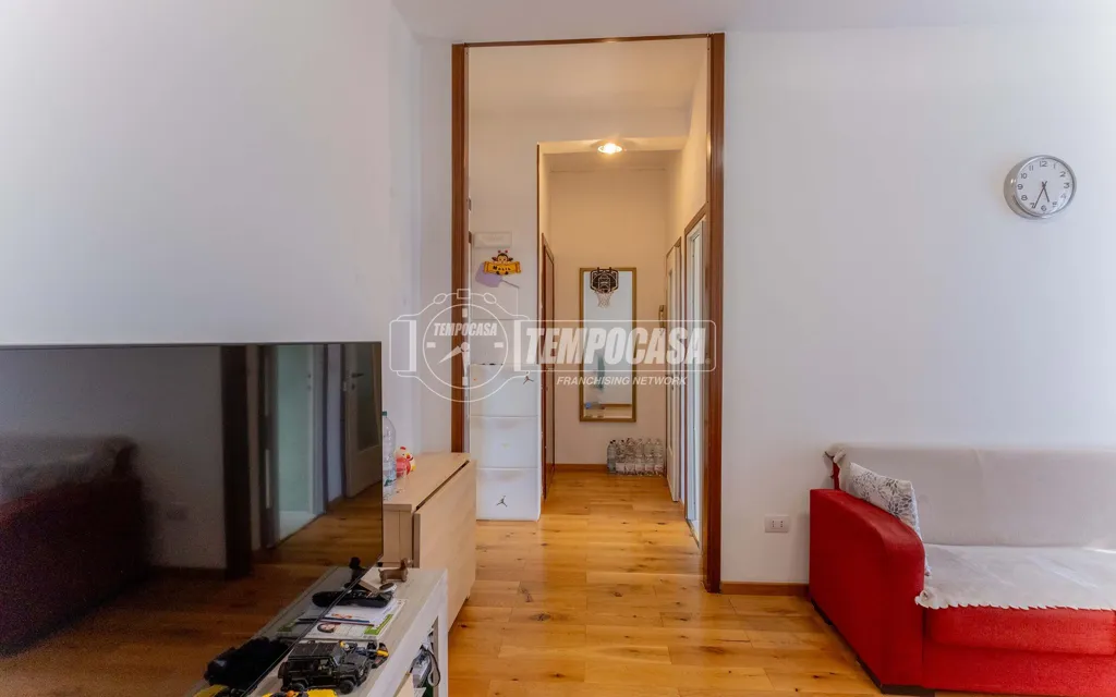 Elutuba - Brightly Lit Two-Bedroom in Novate Milanese