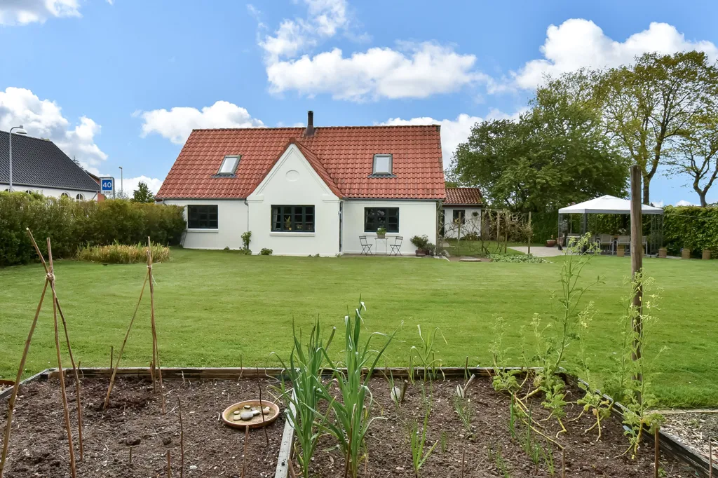 Aed - Historic Villa with Garden in Snejbjerg
