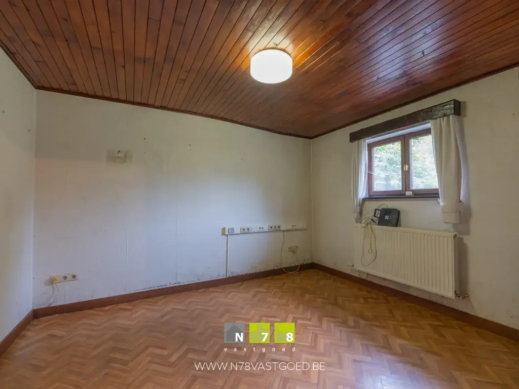 Toad - Renovatable Detached House with Garden in Maasmechelen