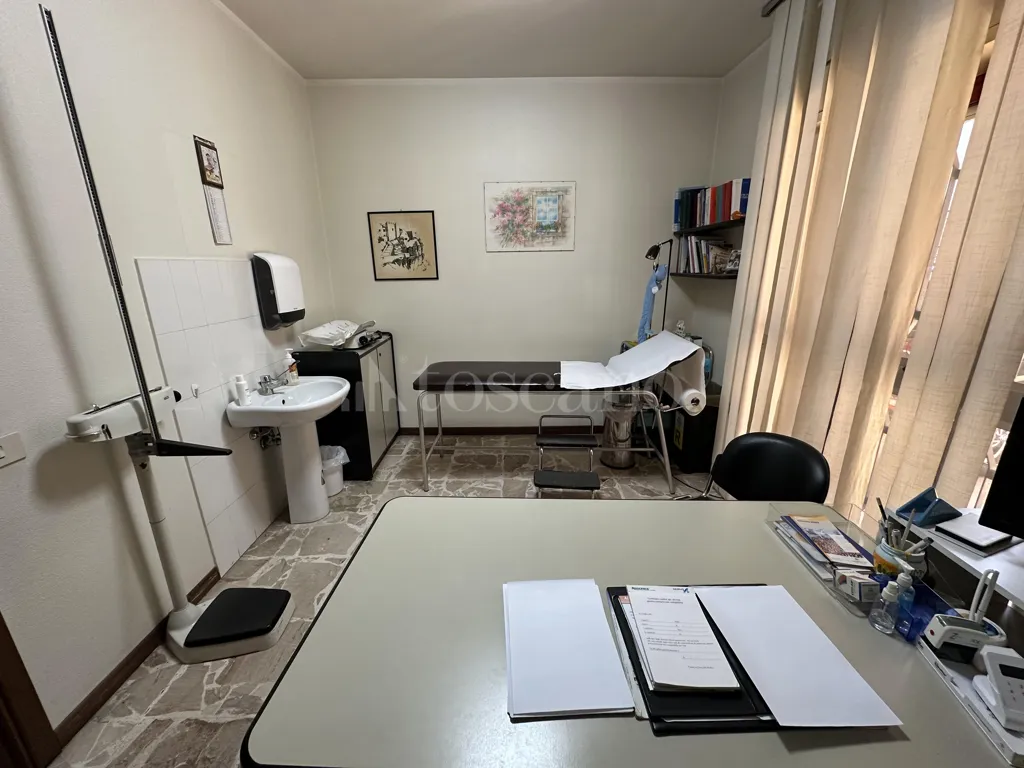 Kabinet - Rental Apartment with Three Entrances in Catania