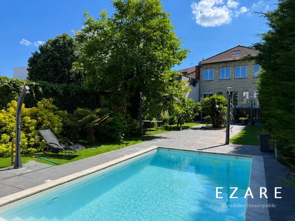 Pool - City Centre House with Pool in Dijon