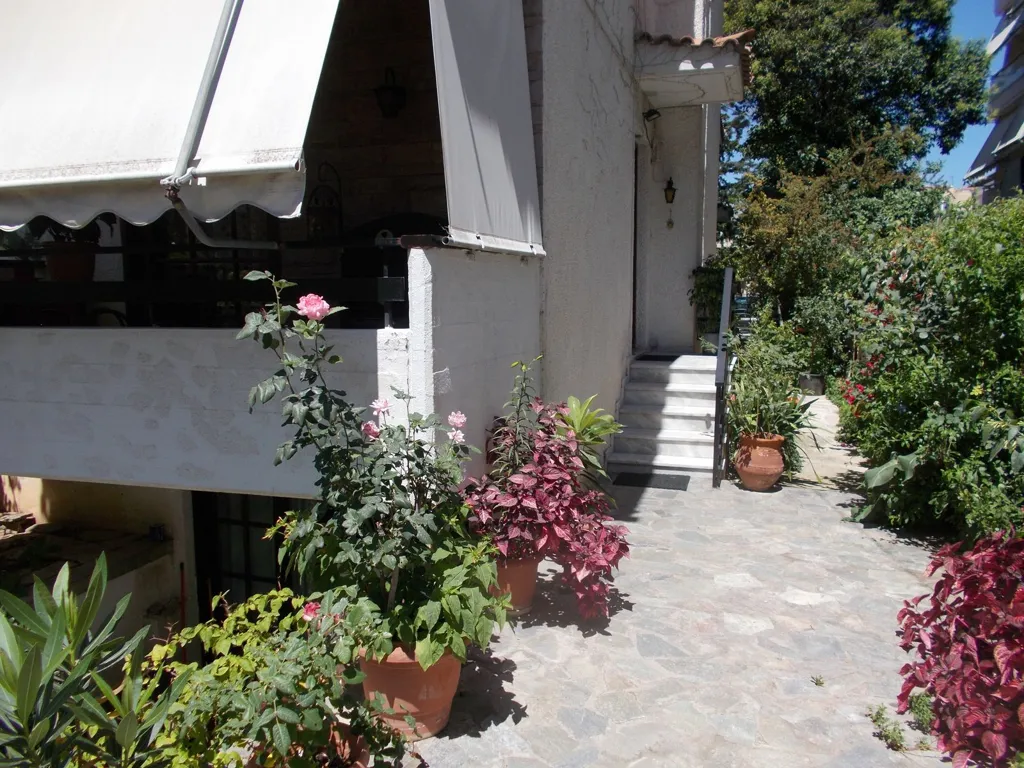 Terrace - Villa with Garden and Forest View in Vrilissia Centre