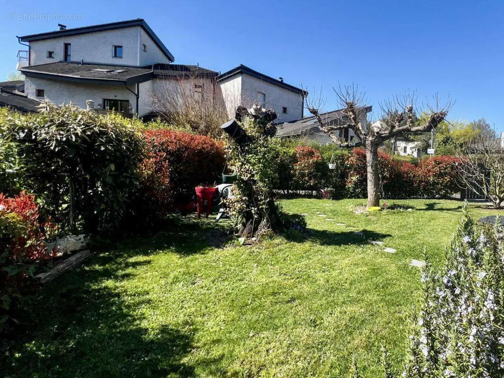 Aed - Apartment with Garden in Annecy