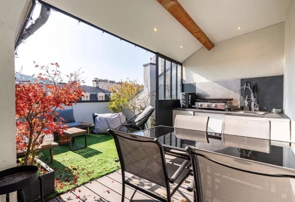 Terrass - Loft Duplex with Tropézienne Terrace in Saint-Étienne