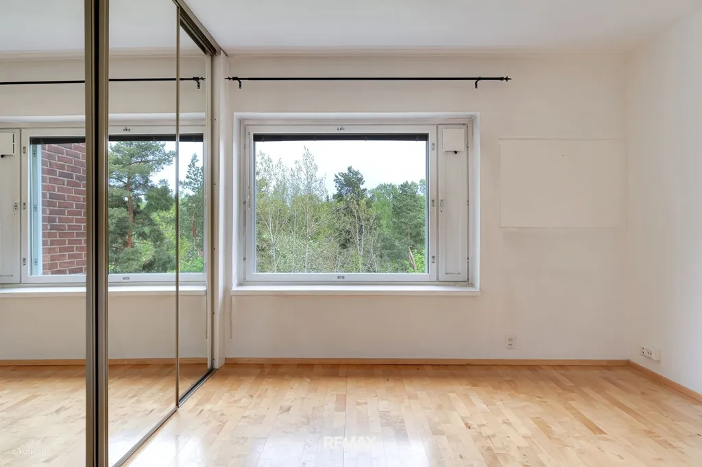 Toad - Apartment with Garden in Roihuvuori