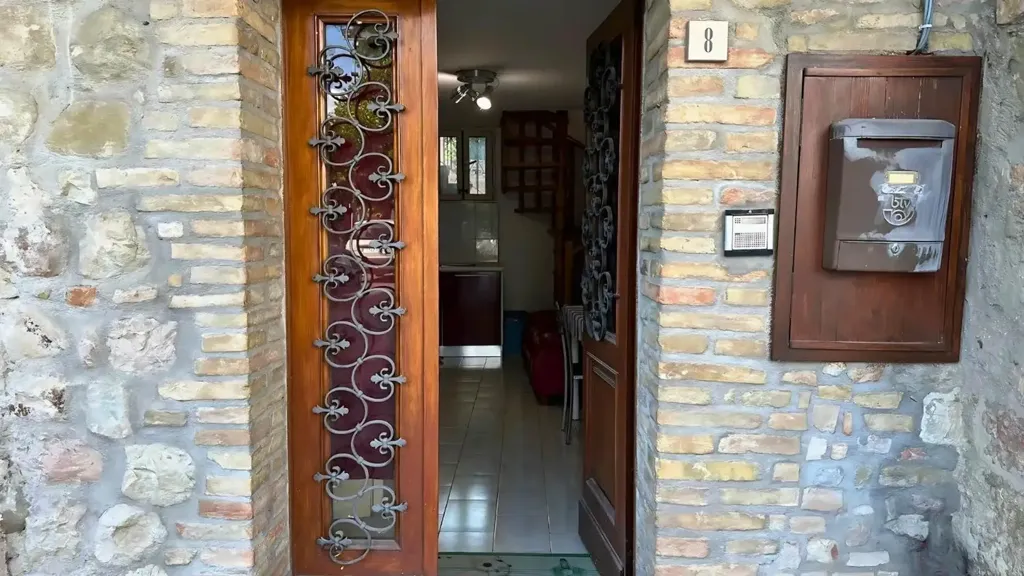 Entrée - Historic Townhouse with Two Entrances in Assisi