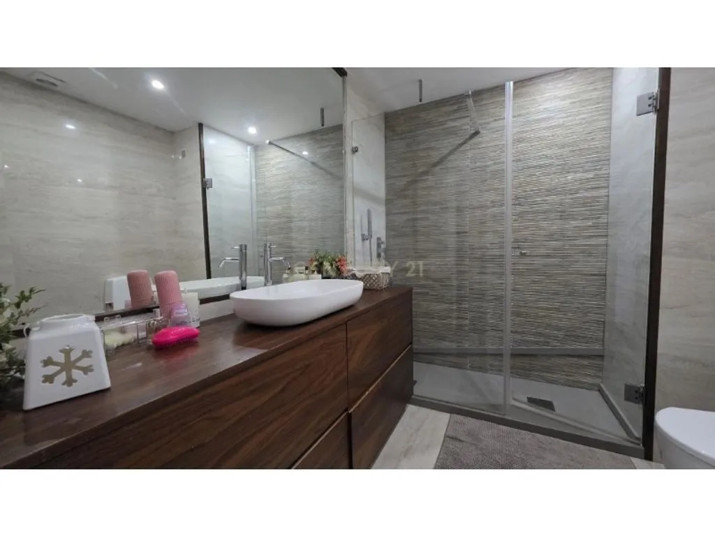 Salles de bain - Luxury Apartment with River View in Setúbal