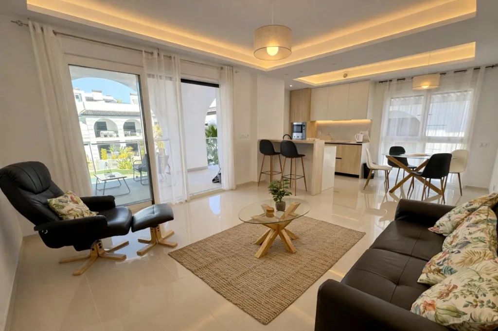 Elutuba - Modern Apartment with Rooftop Solarium in Ciudad Quesada