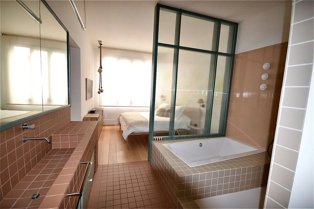 Vannitoad - Luxury Apartment with Interior Garden in Madrid