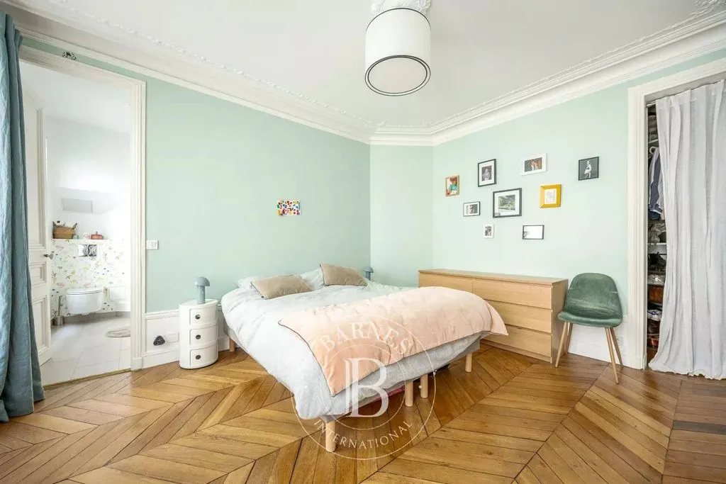 Magamistoad - Luxury Apartment with Period Charm in Canal Saint Martin