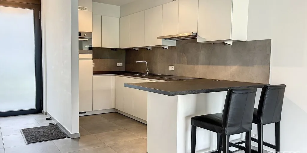 Köök - Modern Apartment with Terrace in Diepenbeek