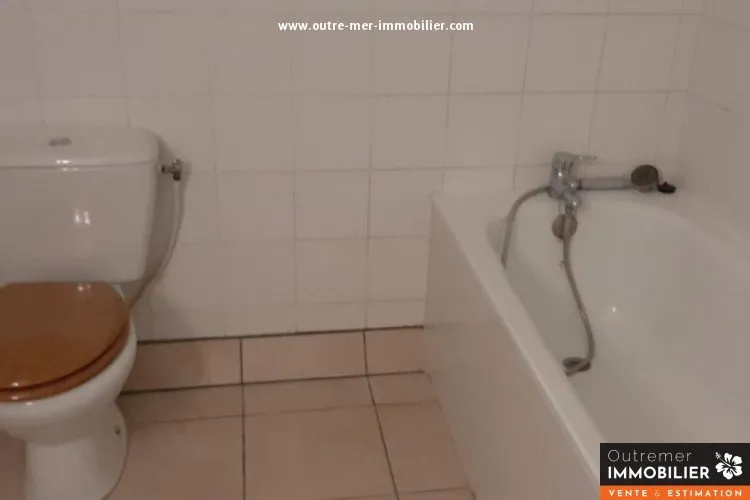 Bagni - Triplex Flat in Quiet Residence near Piton St Leu
