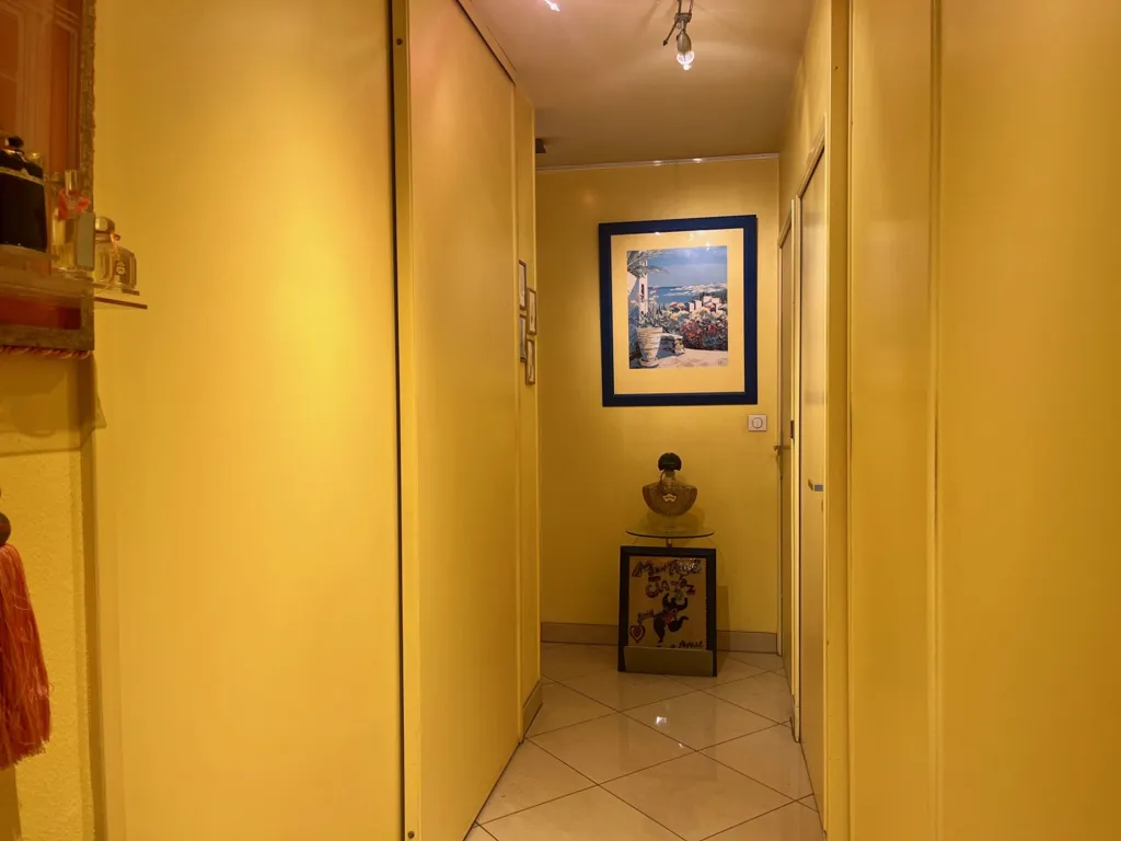 Flur - Luxury Apartment with Cathedral View in Reims