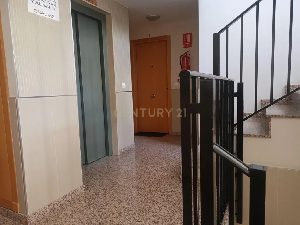 Esik - Garage Space with Elevator Access in Manises