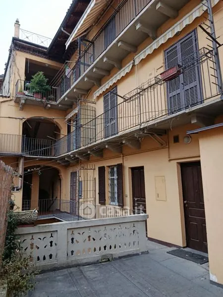 Aed - Converted Apartment with Terrace in Asti