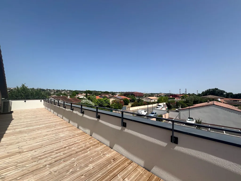 Balcon - Appartement 4 Pièces avec Terrasse à Bruguières