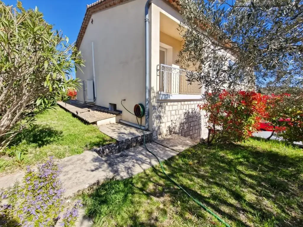 Aed - Two-Appartment House with Garden in Forcalquier