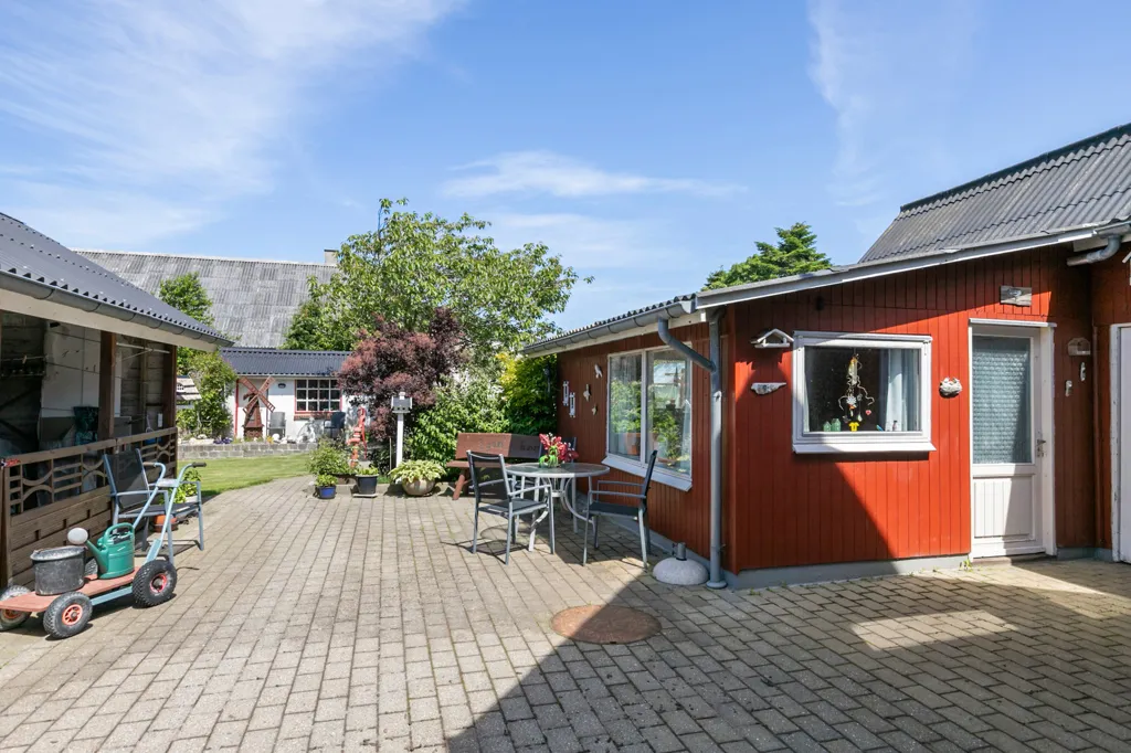 Giardino - 1943 Villa with Garden in Fjerritslev