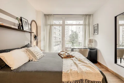 Chambres - Appartement de Luxe Meublé avec Ascenseur à Paris 15e