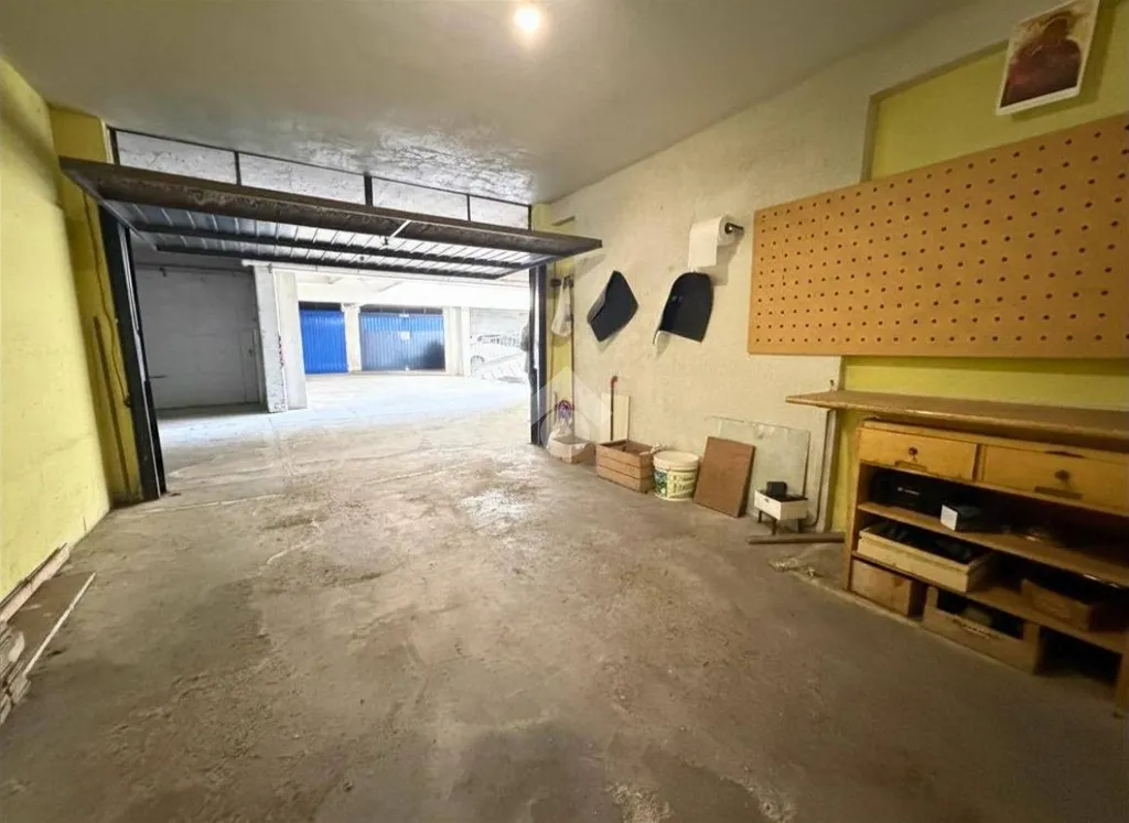 Garage - Apartment with Terrace in Pesaro