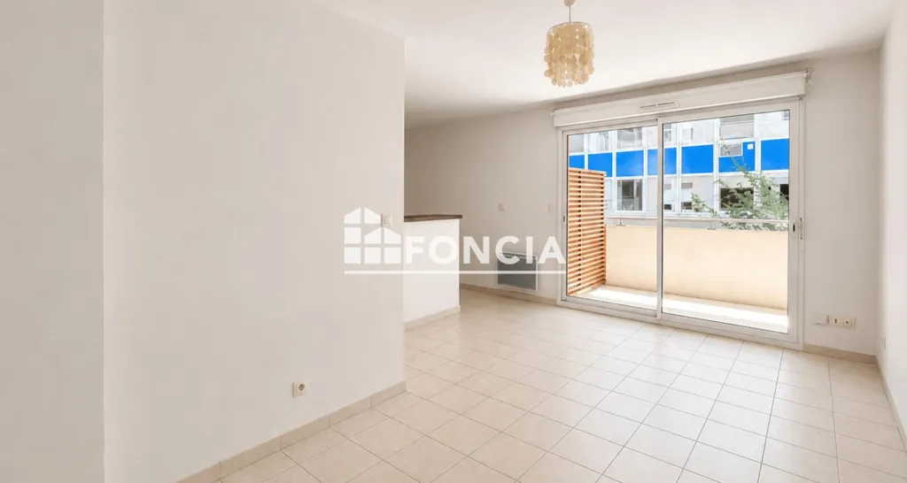 Pièces - Studio avec Terrasse dans Résidence Récente à Nîmes