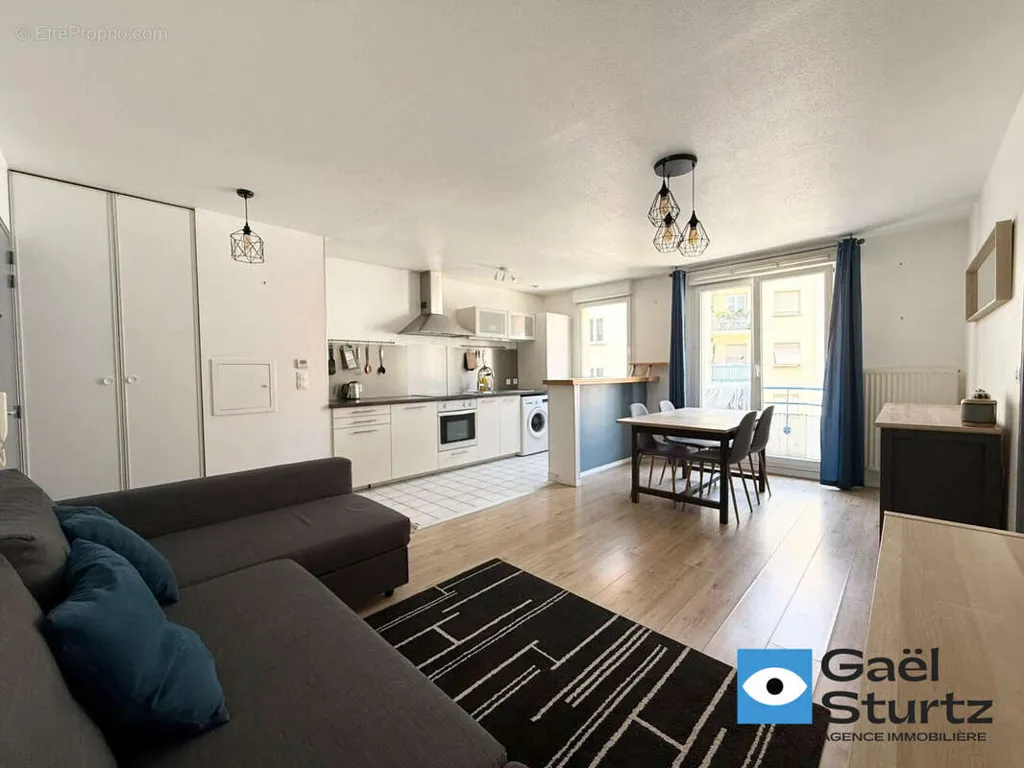 Séjour - Appartement avec Balcon au Centre-ville de Strasbourg