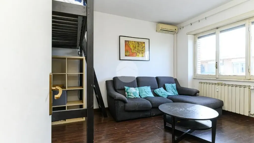 Elutuba - Studio Flat with Balcony in Rome