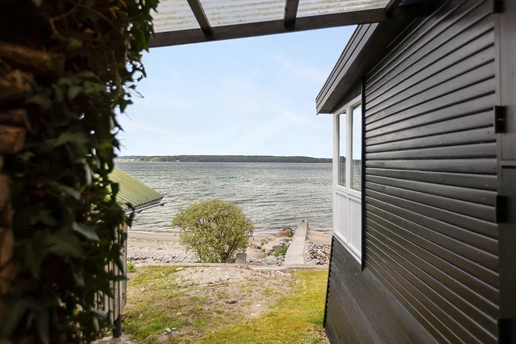 Terrasse - 1937 Cottage with Garden in Aabenraa