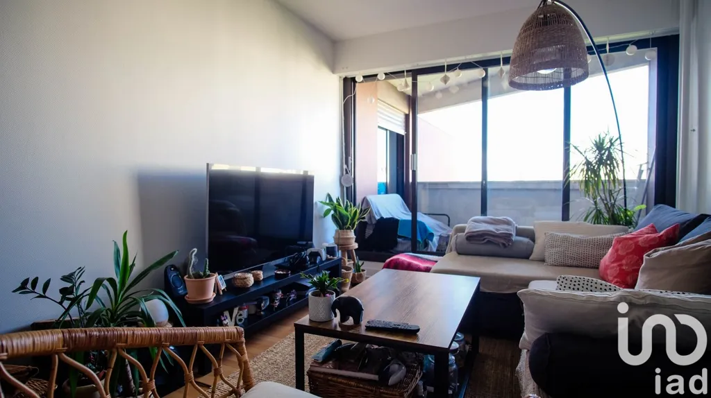 Elutuba - 2-Bedroom Apartment with Balcony in Créteil