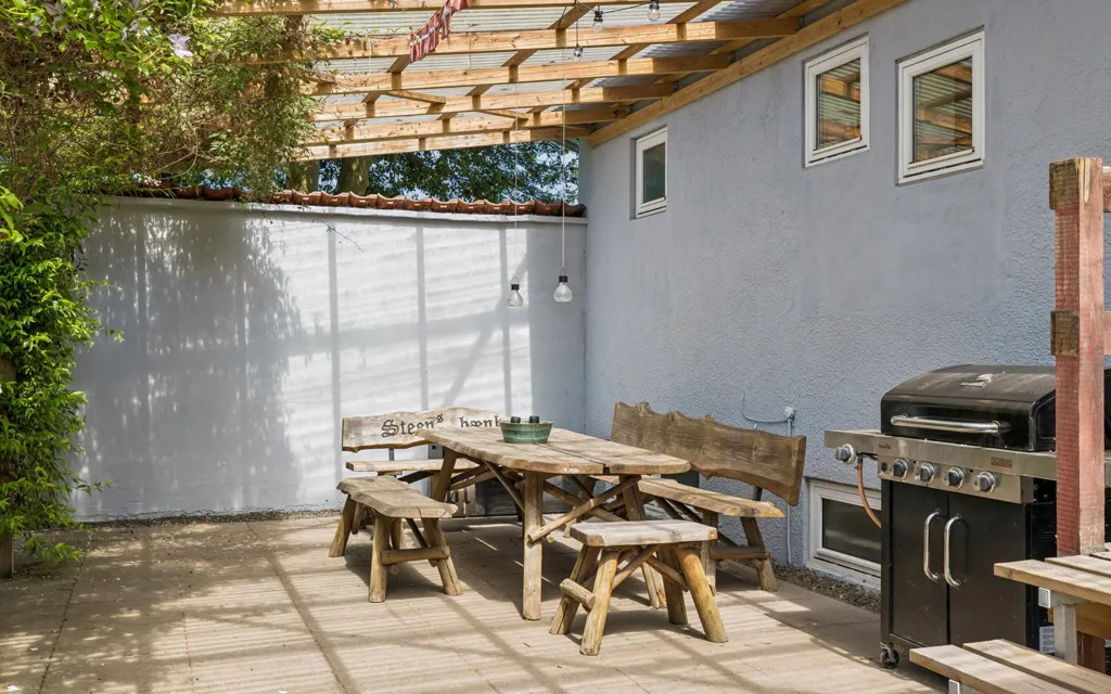 Terrace - Central Villa with South-Facing Garden in Broager