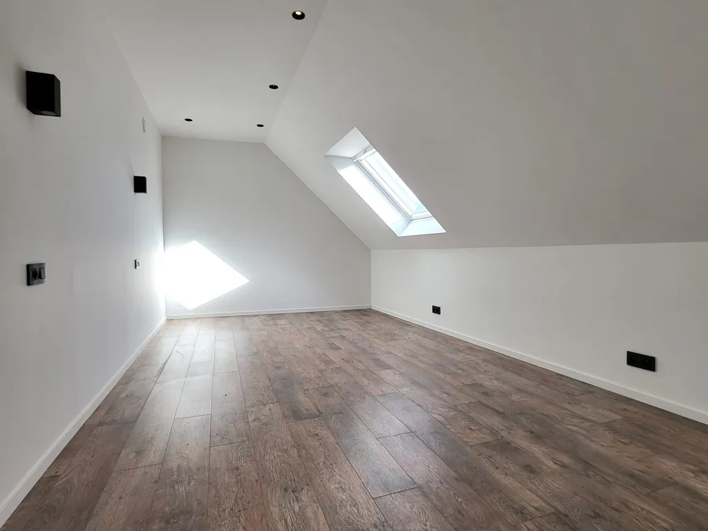 Stanze - Fully Renovated House with Terrace in Brakel